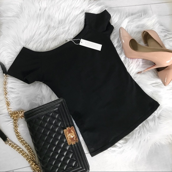 LAST 3!!! Short Sleeve Off The Shoulders Black Top - Picture 8 of 8